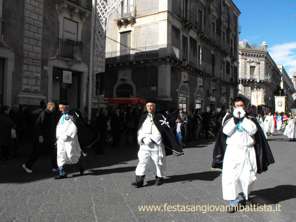 03/02/2014. Il Governatore della confraternita San Giovanni Battista in processione.