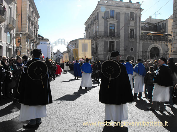 03/02/2014. Il Governatore della confraternita San Giovanni Battista in processione.