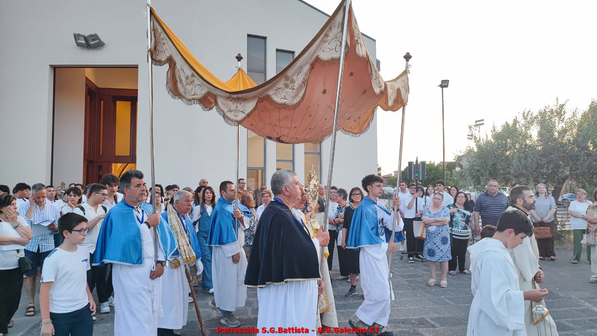 07/06/2026. Processione del Corpus Domini per le vie del quartiere.