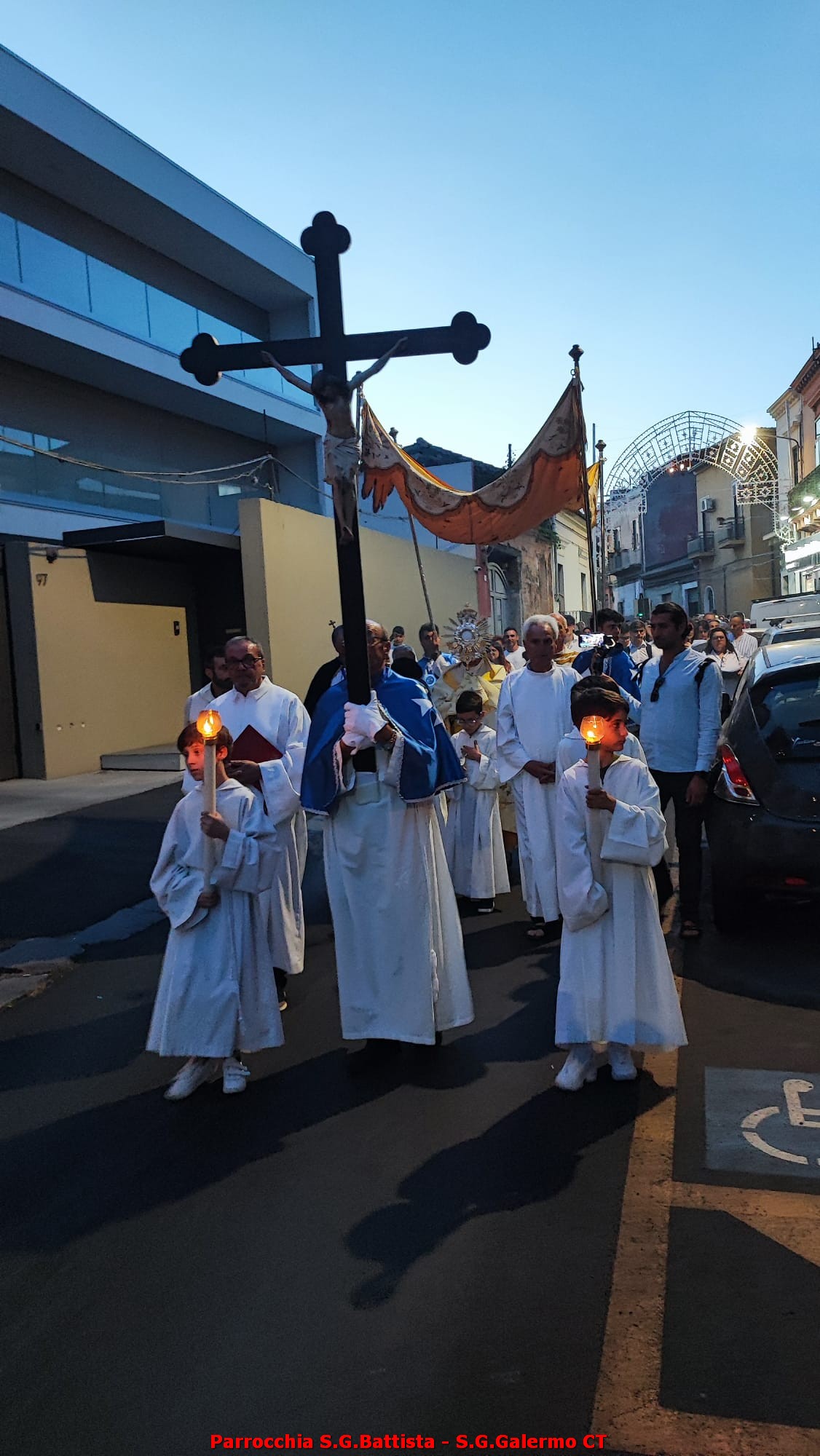 07/06/2026. Processione del Corpus Domini per le vie del quartiere.