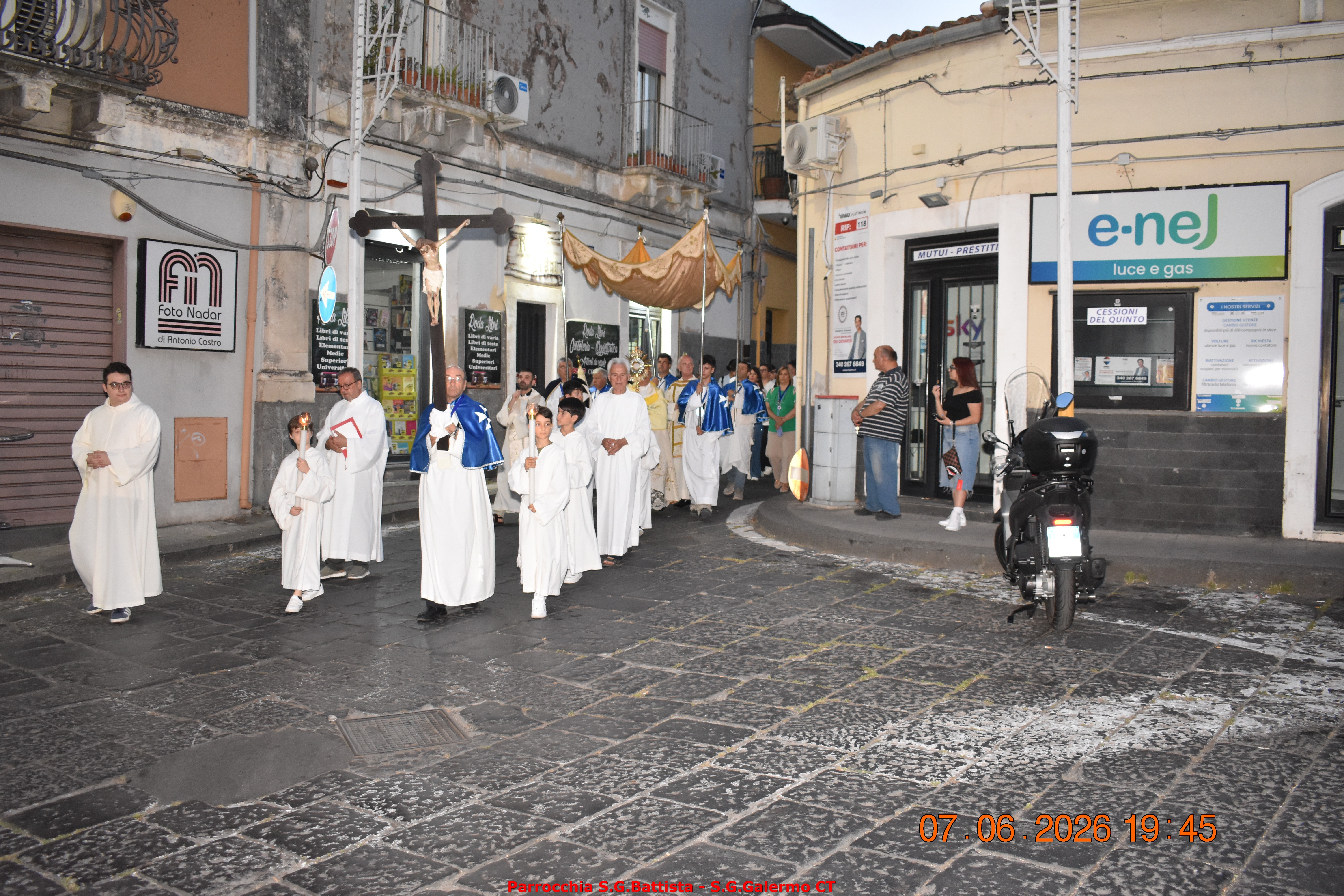 07/06/2026. Processione del Corpus Domini per le vie del quartiere.