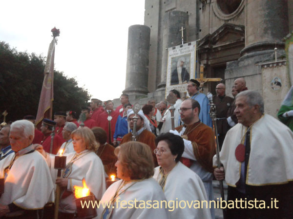 23/11/2014. Alcuni confrati appartenenti ad altre confraternite.