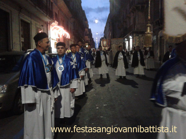 23/11/2014. Alcuni confrati della Confraternita di San Giovanni Battista di San Giovanni Galermo.