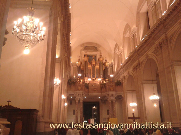 23/11/2014. Il bellissimo organo della Cattedrale di Catania restaurato di recente.