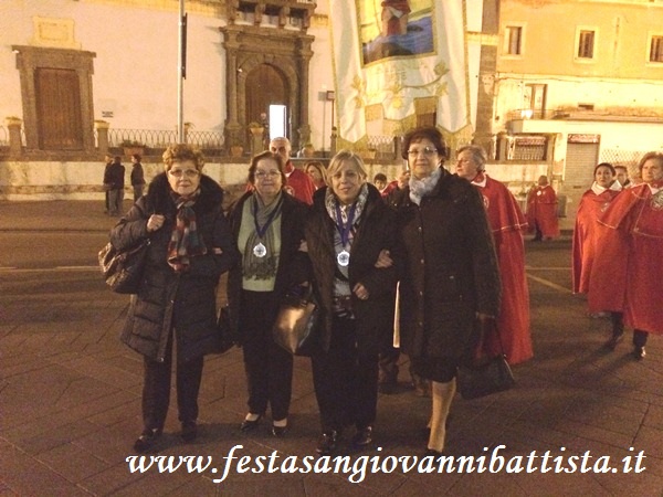 26/11/2017. Anche le mogli dei confrati della Confraternita San Giovanni Battista in processione per la gloria di 'Cristo Re'.