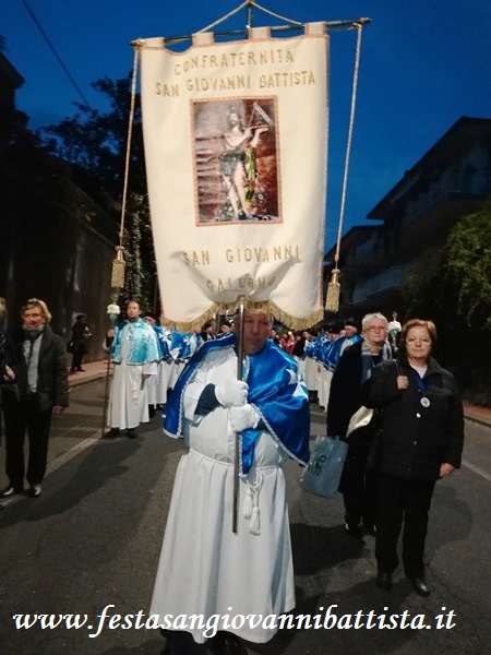 25/11/2018. Particolare dello stendardo della Confraternita San Giovanni Battista in processione.