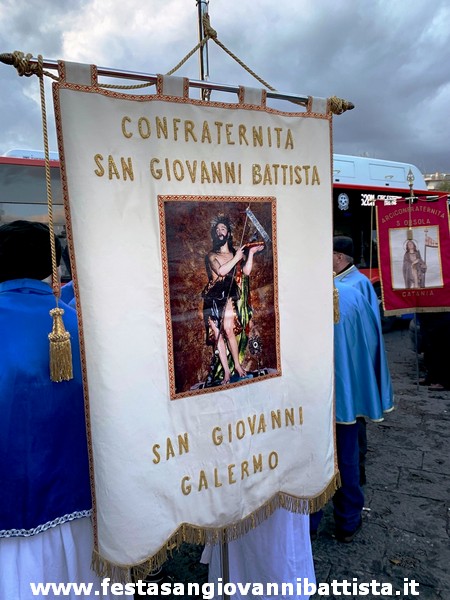 24/11/2019. Alcuni momenti del XIX Cammino Diocesano delle Confraternite che ha avuto inizio da Piazza Palestro e che si è concluso con la Solenne Celebrazione Eucaristica nella Cattedrale di S.Agata a Catania.