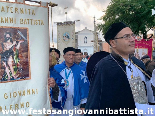 24/11/2019. Alcuni momenti del XIX Cammino Diocesano delle Confraternite che ha avuto inizio da Piazza Palestro e che si è concluso con la Solenne Celebrazione Eucaristica nella Cattedrale di S.Agata a Catania.