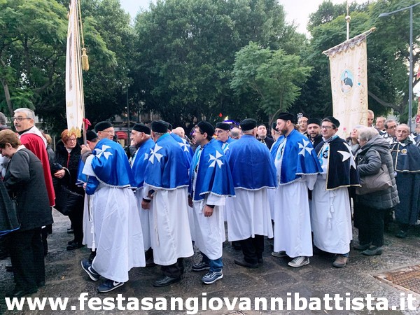 24/11/2019. Alcuni momenti del XIX Cammino Diocesano delle Confraternite che ha avuto inizio da Piazza Palestro e che si è concluso con la Solenne Celebrazione Eucaristica nella Cattedrale di S.Agata a Catania.