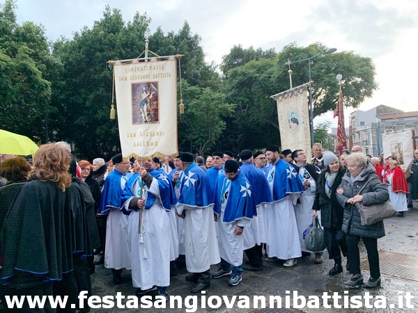 24/11/2019. Alcuni momenti del XIX Cammino Diocesano delle Confraternite che ha avuto inizio da Piazza Palestro e che si è concluso con la Solenne Celebrazione Eucaristica nella Cattedrale di S.Agata a Catania.