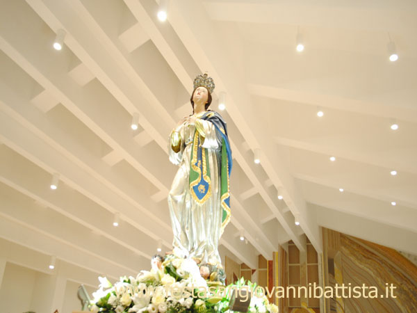 08/12/2015. Particolare della bellissima statua dell'Immacolata Concezione realizzata nel lontano 1859.