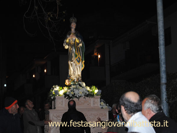 08/12/2015. La statua dell'Immacolata in processione.