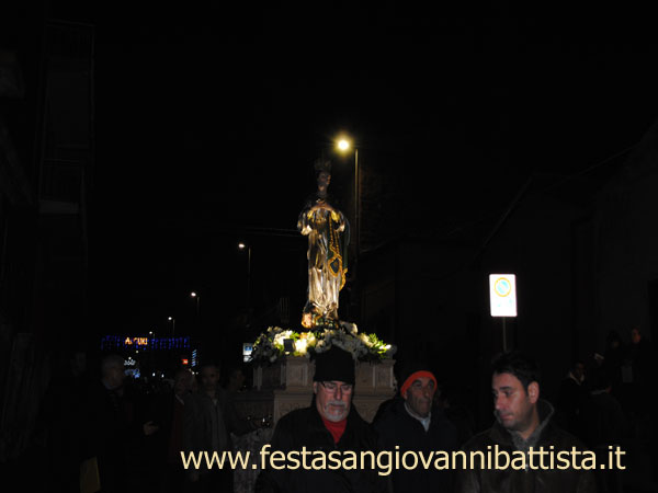 08/12/2015. Il fercolo in processione.