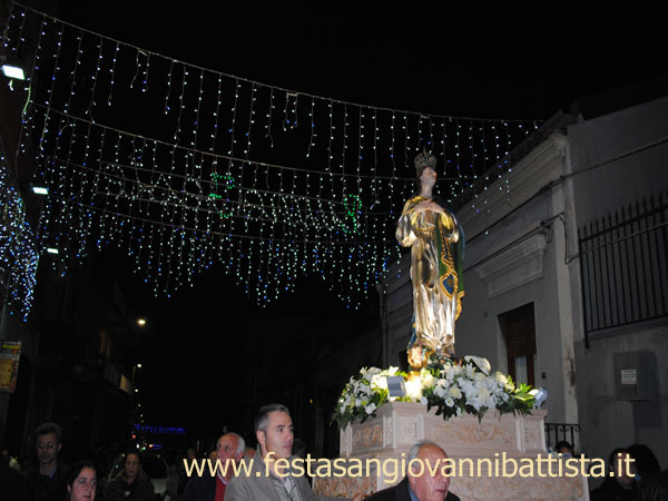 08/12/2015. Il fercolo di ritorno da Via del Fasano.