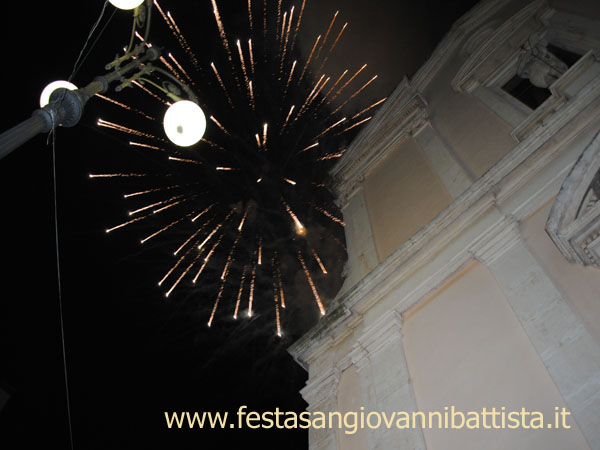 08/12/2015. Fuochi d'artificio in Piazza Chiesa Madre.