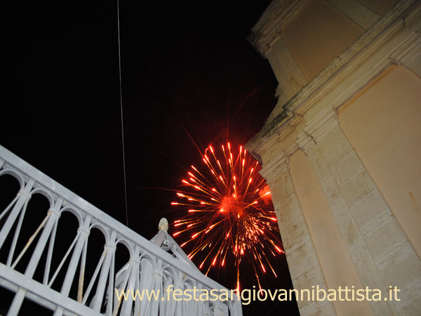 08/12/2015. Fuochi d'artificio in Piazza Chiesa Madre.