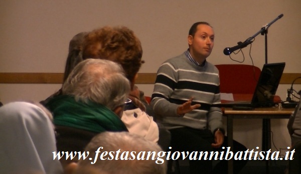 11/12/2015. Alcune fasi della conferenza 'La piccola opera di Maria Immacolata'. Il relatore e confrate Mauro Rapisarda.