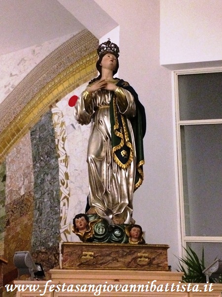 07/12/2016. Primo piano della bellissima statua dell'Immacolata nel nuovo Complesso Parrocchiale dedicato ai SS.Zaccaria ed Elisabetta.