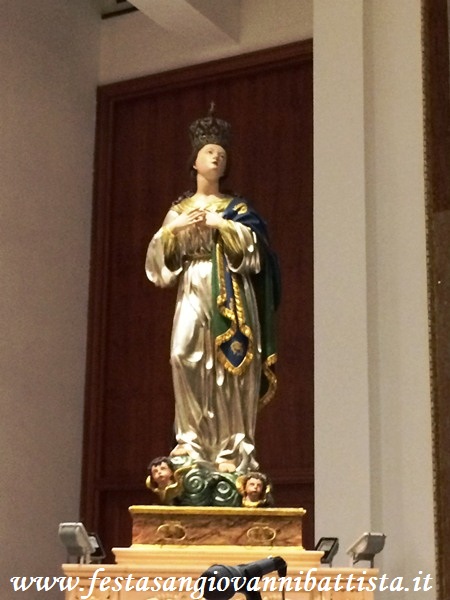 07/12/2016. Particolare della bellissima statua dell'Immacolata Concezione realizzata nel lontano 1859.