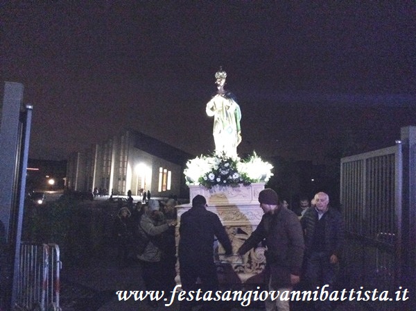 08/12/2016. L'inizio della processione.
