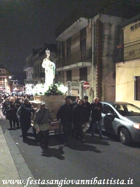 08/12/2016. Il fercolo in Via della Montagna.