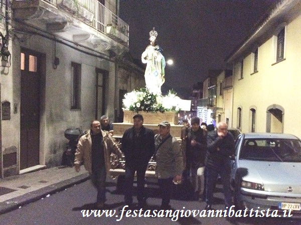 08/12/2016. Il fercolo in Via della Montagna.