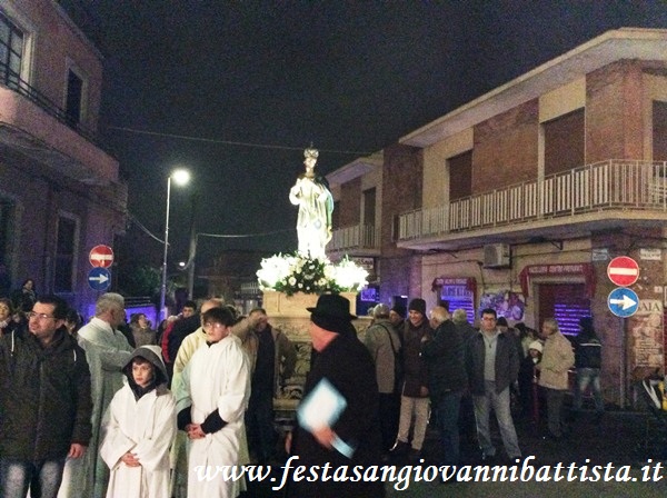 08/12/2016. L'arrivo del fercolo in Piazza Chiesa Madre.