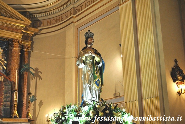 08/12/2016. Particolare della statua dell'Immacolata.