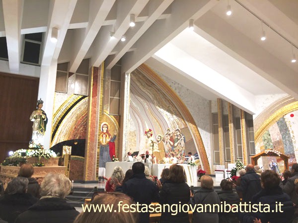 08/12/2017. La Santa Messa delle ore 18:00 celebrata da Padre Giuseppe Catalfo.