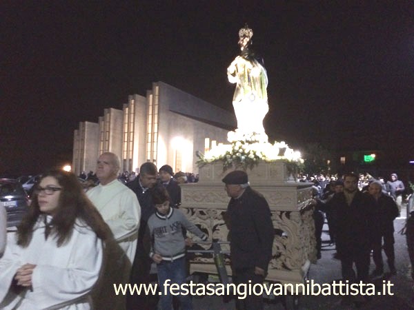 08/12/2017. I confrati del 'Battista' attorno al Fercolo.