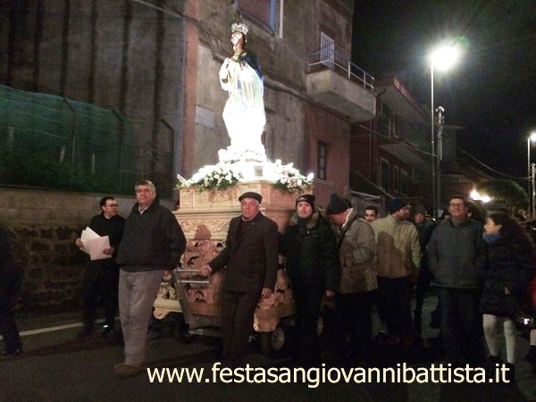 08/12/2017. Alcuni confrati in silenzio.