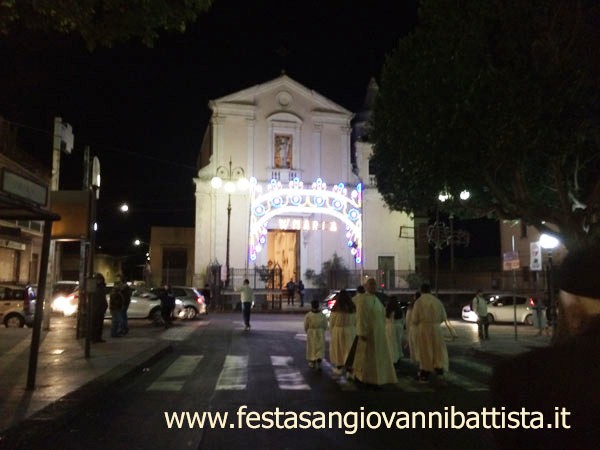 08/12/2017. L'arrivo del fercolo in Piazza Chiesa Madre.