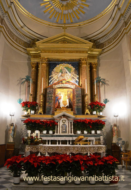 08/12/2018. Il prezioso altare con la Natività della Chiesa Madre.