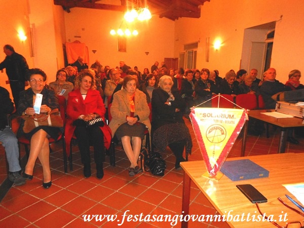 30/11/2018. Il salone Parrocchiale gremito dalle persone.