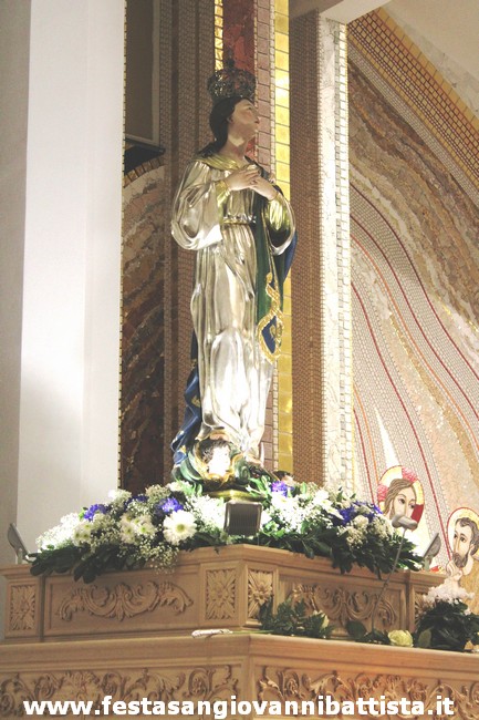 08/12/2019. Particolare della bellissima statua dell'Immacolata.