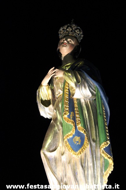 08/12/2019. La bellissima statua dell'Immacolata.