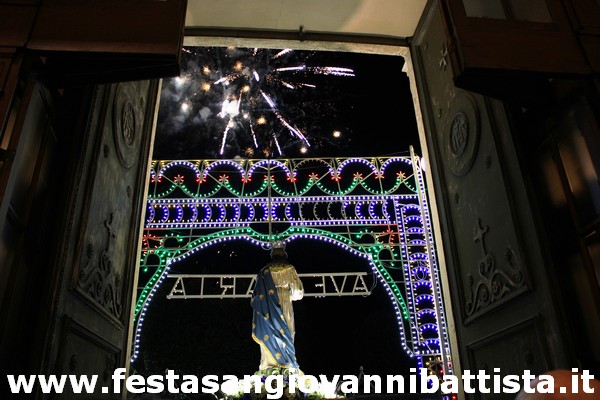 08/12/2019. Fuochi pirotecnici al rientro dell'Immacolata in Chiesa Madre.