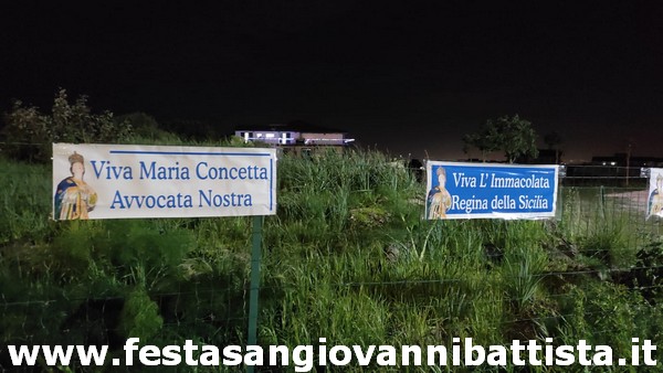 08/12/2021. I manifesti dedicati alla Madonna nel Nuovo Complesso Parrocchiale.
