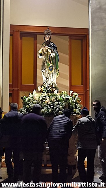 08/12/2021. La bellissima statua dell'Immacolata troneggia nel fercolo.