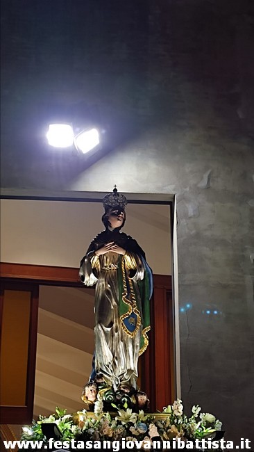 08/12/2021. La bellissima statua dell'Immacolata troneggia nel fercolo.