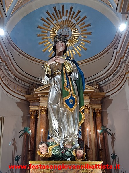 08/12/2023. Particolare della statua dell'Immacolata in Chiesa Madre.