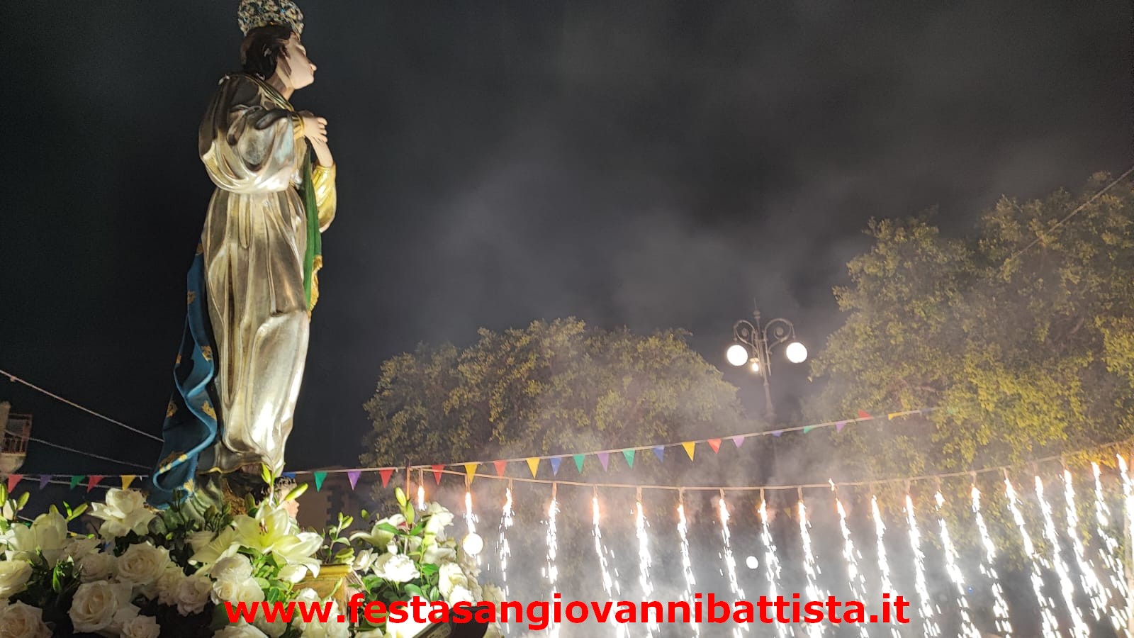 08/12/2024. Fuochi pirotecnici al ritorno in Chiesa Madre della statua dell'Immacolata.