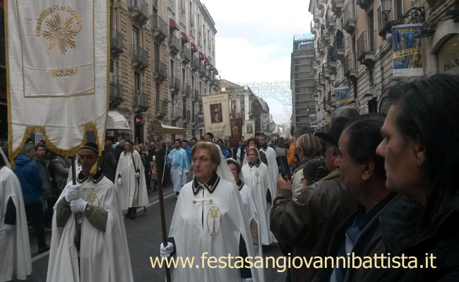 03/02/2016. La Confraternita San Giovanni Battista in processione per la festa di Sant'Agata.
