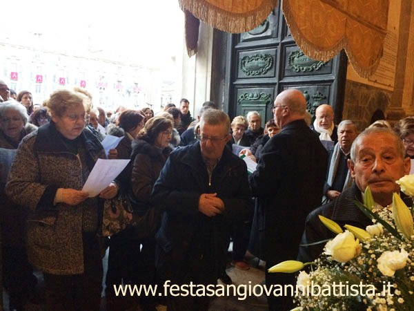 08/02/2016. La Comunità Parrocchiale di San Giovanni Galermo nella Cattedrale di Catania per l'apertura della Porta Santa per il Giubileo della Misericordia.