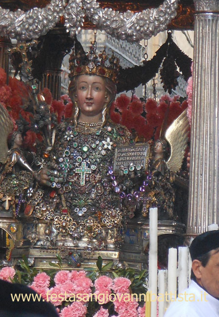 05/02/2016. Particolare del busto reliquiario di Sant'Agata.