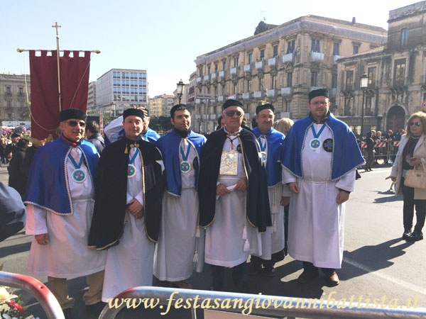 03/02/2017. La Confraternita San Giovanni Battista davanti la chiesa di San Biagio (Piazza Borsa).
