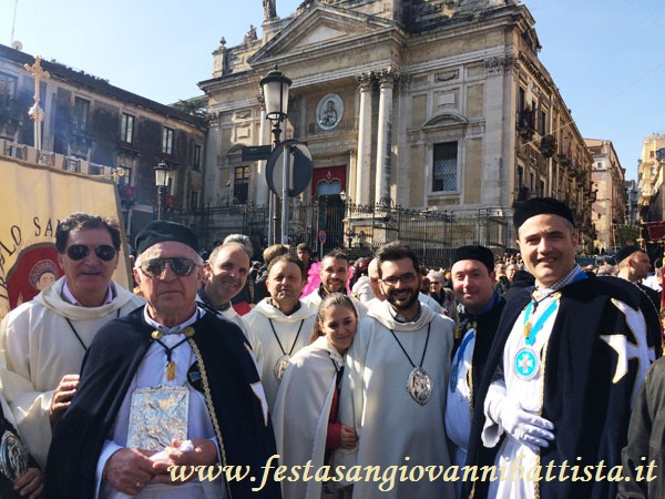 03/02/2017. Il direttivo della Confraternita San Giovanni Battista assieme ad alcuni confrati di una Confraternita di Biancavilla.