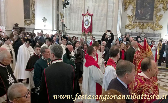 03/02/2017. S.E.R. Mons. Salvatore Gristina Arcivescovo Metropolita di Catania entra in Cattedrale.