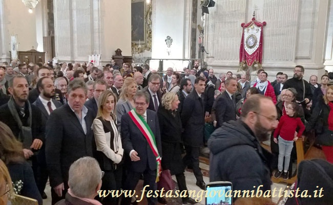 03/02/2017. Il Sindaco di Catania, il Presidente del Consiglio Comunale e la Giunta del Comune di Catania rendono omaggio alla Santa Patrona di Catania.