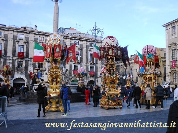 05/02/2017. Particolare delle candalore in Piazza Duomo.